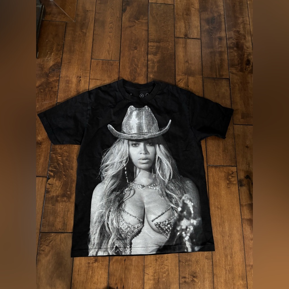 Beyoncé Toronto Tour Size Medium New Tshirt